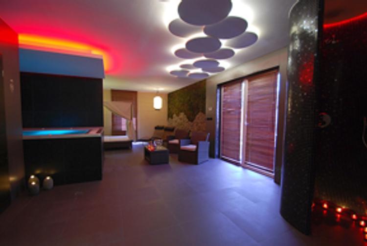 Luxury Island Spa - Image 6